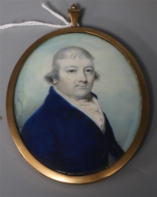 Early 19C miniature portrait of a gentleman in oval gilt frame with hairpiece back